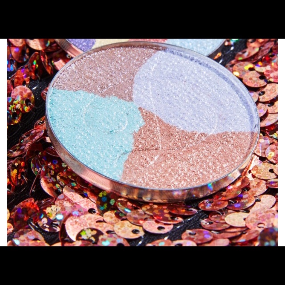 Devinah cosmetics Unicorn Candy Highlighter BNIB